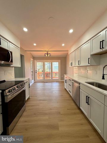 5836 APSLEY HOUSE CT, Alexandria, VA 22310