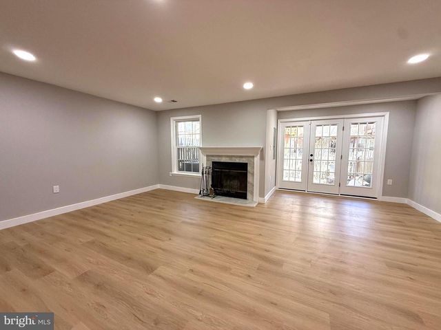 5836 APSLEY HOUSE CT, Alexandria, VA 22310