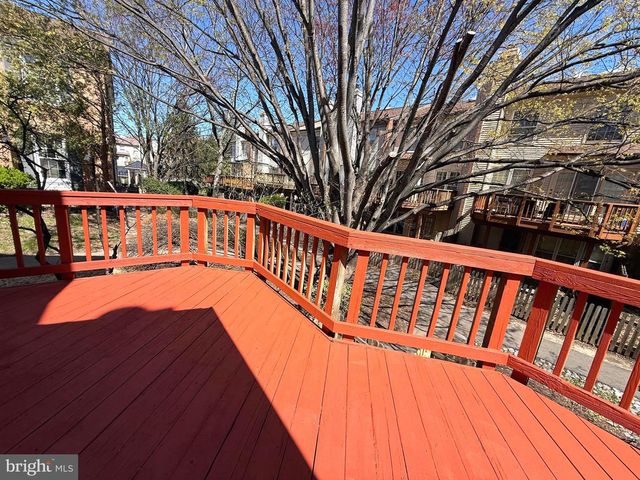 5836 APSLEY HOUSE CT, Alexandria, VA 22310