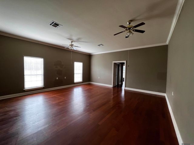 2169 Nesom Rd, Clinton, LA 70722