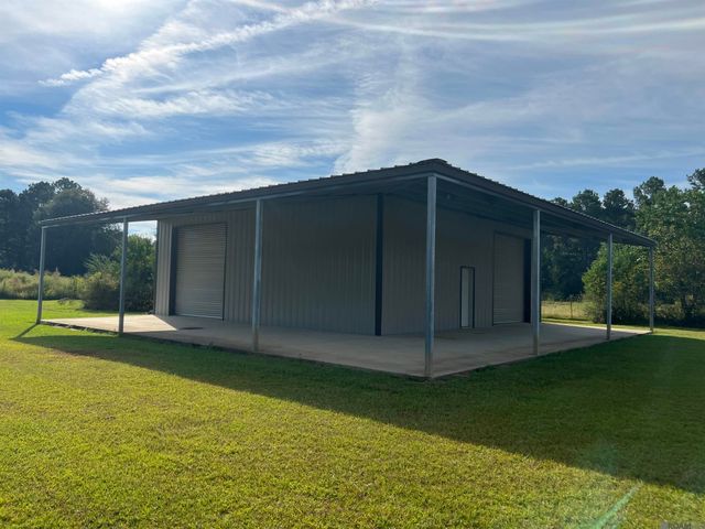 2169 Nesom Rd, Clinton, LA 70722