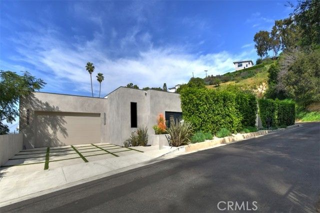 14753 Round Valley, Sherman Oaks, CA 91403
