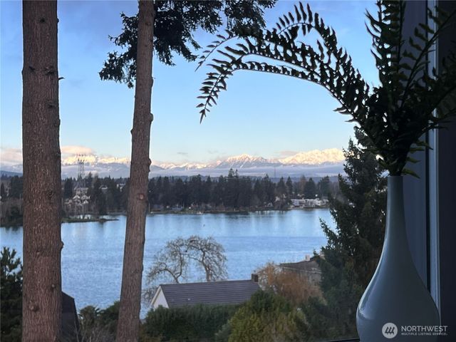 1149 Wheaton Way, Bremerton, WA 98310