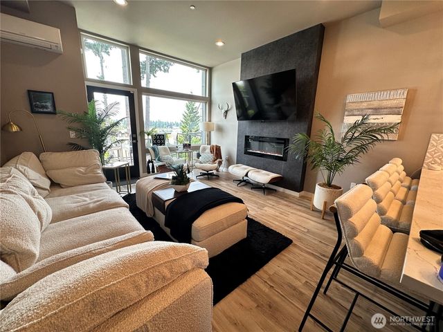 1149 Wheaton Way, Bremerton, WA 98310