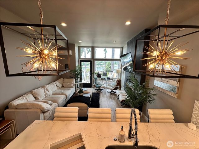 1149 Wheaton Way, Bremerton, WA 98310