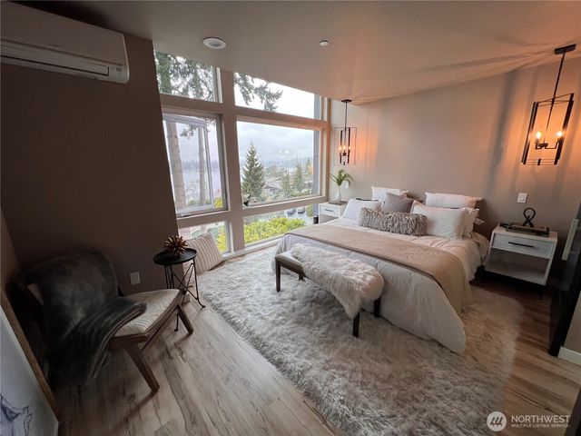 1149 Wheaton Way, Bremerton, WA 98310