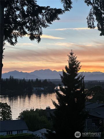 1149 Wheaton Way, Bremerton, WA 98310