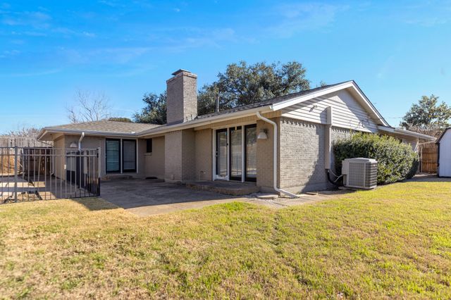 518 Worcester Way, Richardson, TX 75080