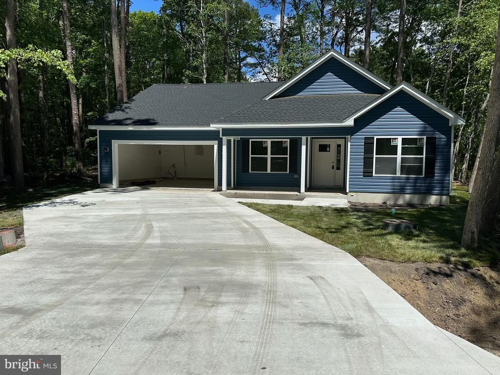 Image 6 of property listing at 19 TWILIGHT CT, Ocean Pines, MD 21811