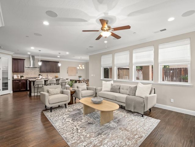 11617 N Bella Verde Avenue, Fresno, CA 93730