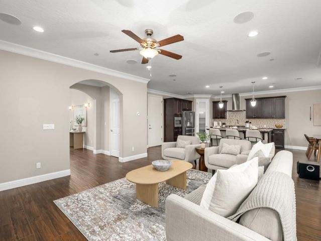 11617 N Bella Verde Avenue, Fresno, CA 93730