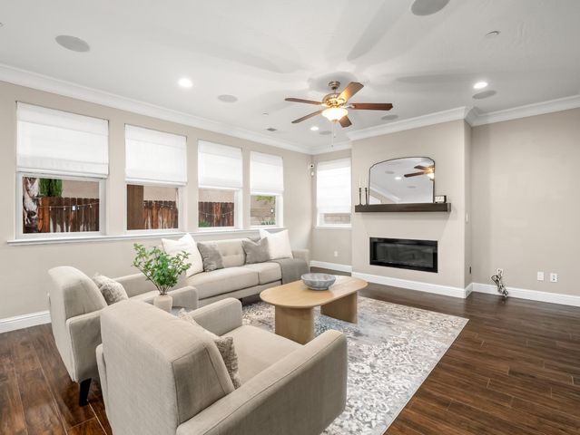 11617 N Bella Verde Avenue, Fresno, CA 93730