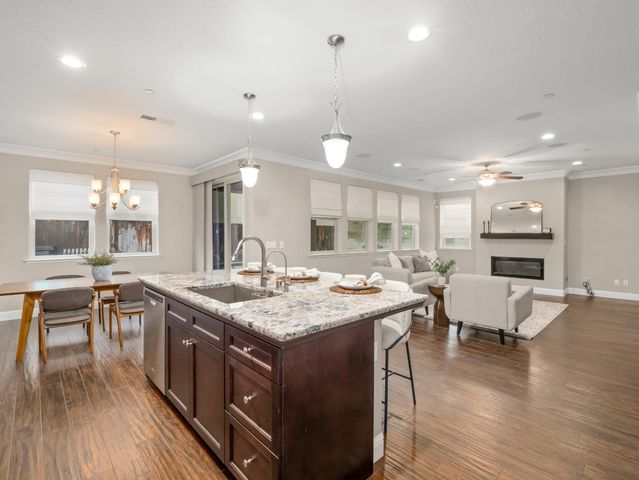 11617 N Bella Verde Avenue, Fresno, CA 93730