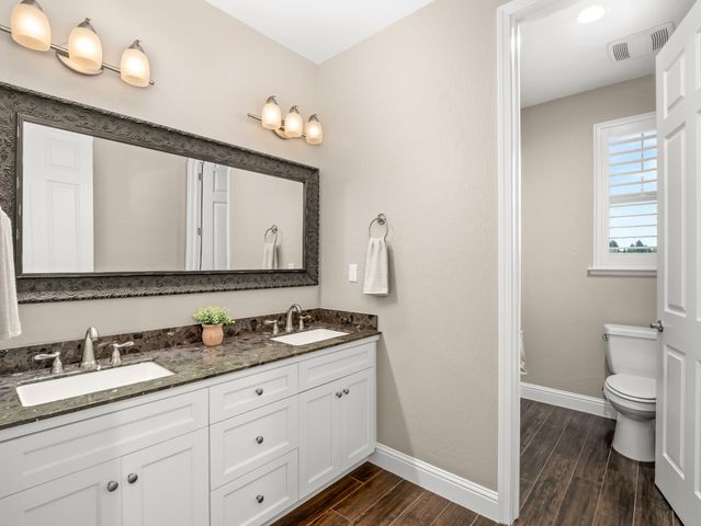 11617 N Bella Verde Avenue, Fresno, CA 93730