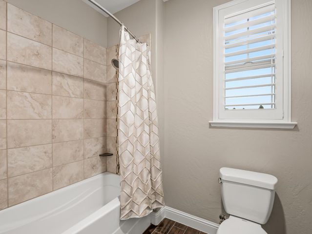 11617 N Bella Verde Avenue, Fresno, CA 93730