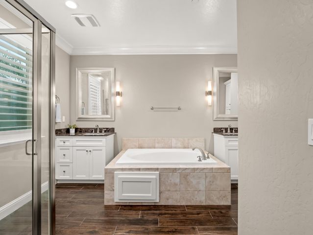 11617 N Bella Verde Avenue, Fresno, CA 93730