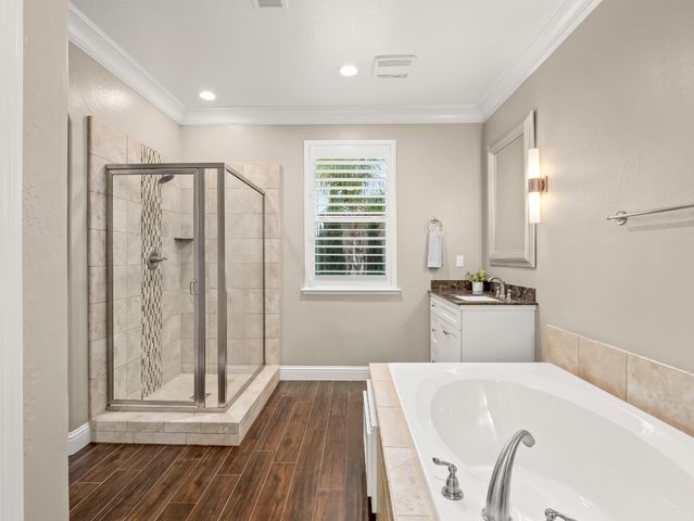 11617 N Bella Verde Avenue, Fresno, CA 93730