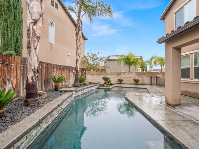 11617 N Bella Verde Avenue, Fresno, CA 93730