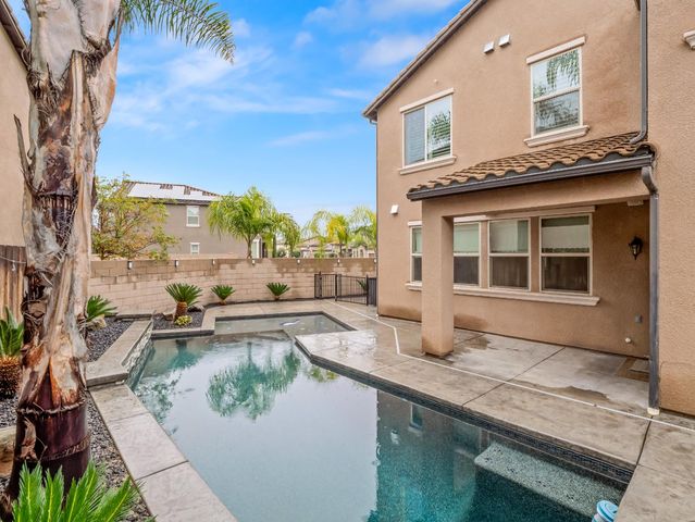 11617 N Bella Verde Avenue, Fresno, CA 93730