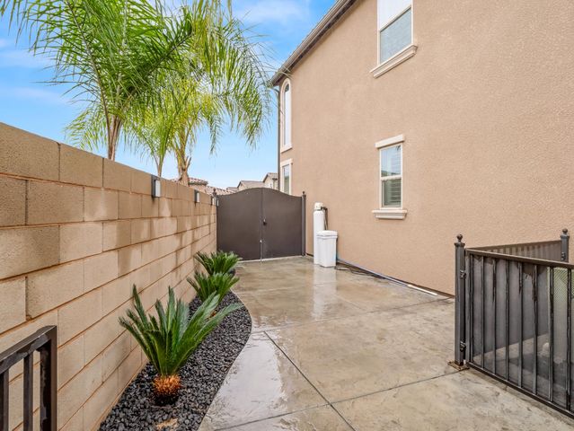 11617 N Bella Verde Avenue, Fresno, CA 93730