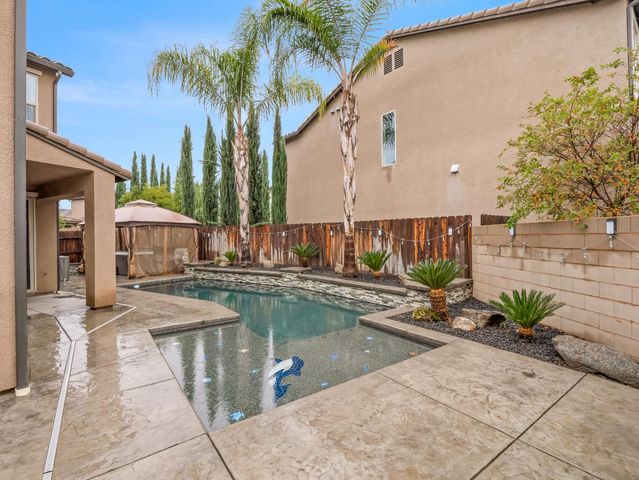 11617 N Bella Verde Avenue, Fresno, CA 93730