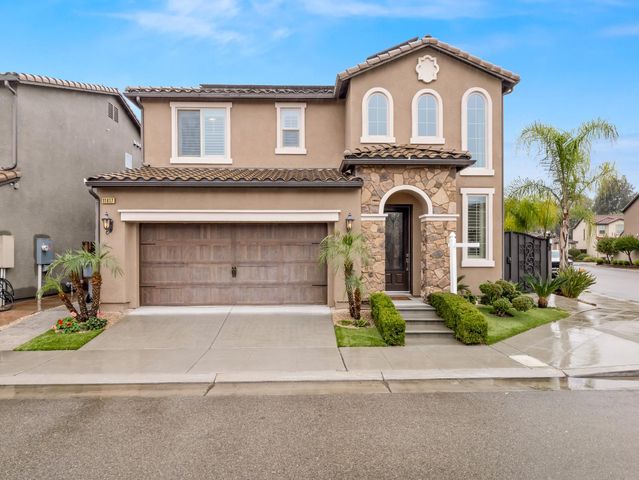 11617 N Bella Verde Avenue, Fresno, CA 93730