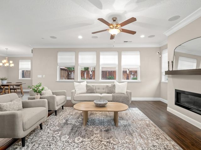 11617 N Bella Verde Avenue, Fresno, CA 93730