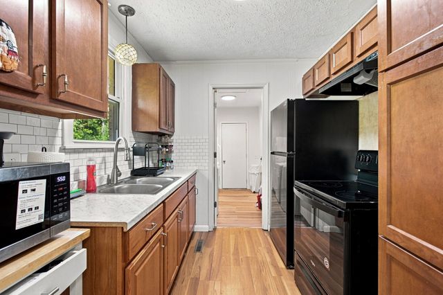 6661 Oak Hill Rd, Lyles, TN 37098