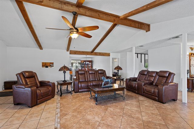 455 Robins LN, Bertram, TX 78605