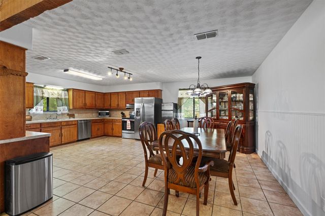 455 Robins LN, Bertram, TX 78605