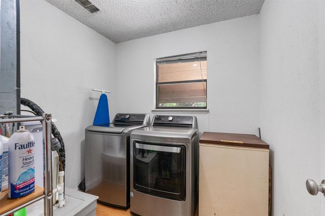 455 Robins LN, Bertram, TX 78605