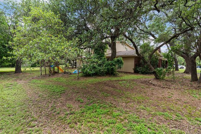 455 Robins LN, Bertram, TX 78605