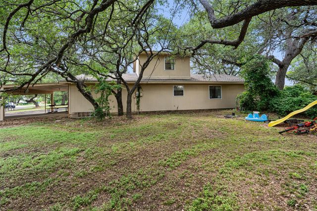455 Robins LN, Bertram, TX 78605