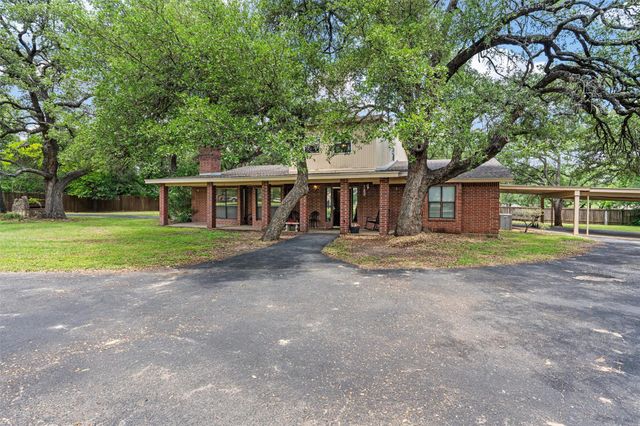 455 Robins LN, Bertram, TX 78605