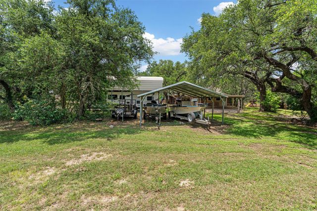 455 Robins LN, Bertram, TX 78605
