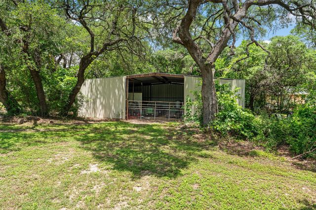 455 Robins LN, Bertram, TX 78605