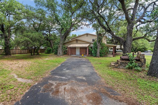 455 Robins LN, Bertram, TX 78605