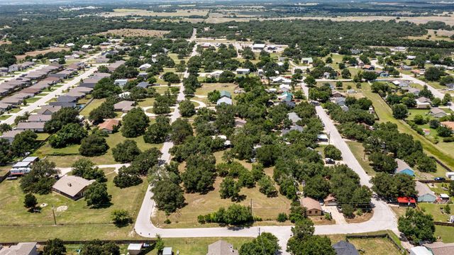 455 Robins LN, Bertram, TX 78605