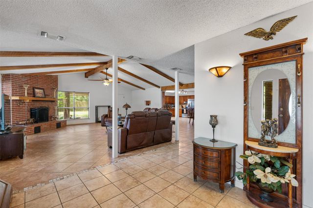 455 Robins LN, Bertram, TX 78605