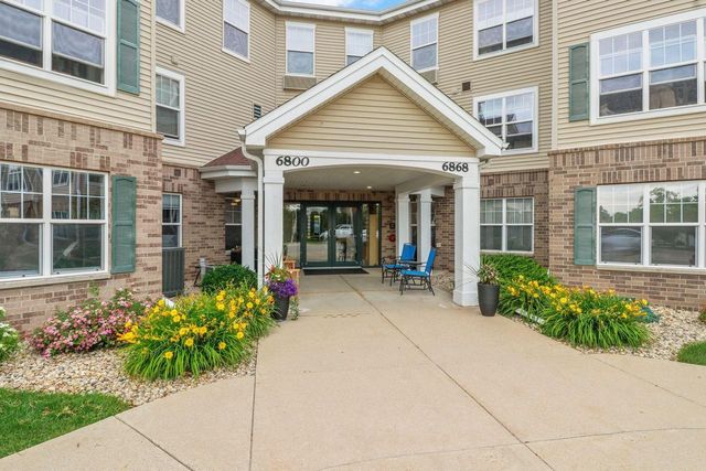 6828 Parkside Circle, Windsor, WI 53532