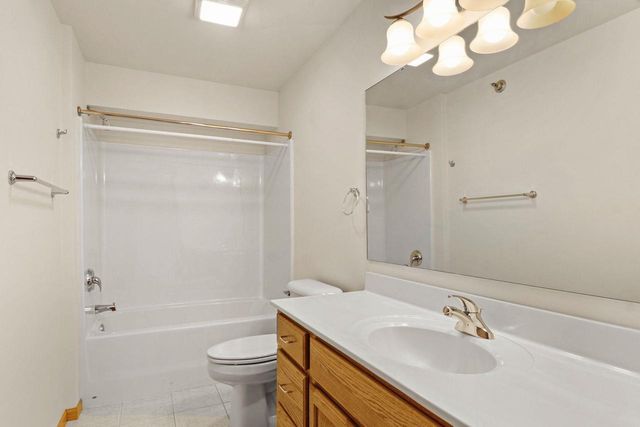 6828 Parkside Circle, Windsor, WI 53532