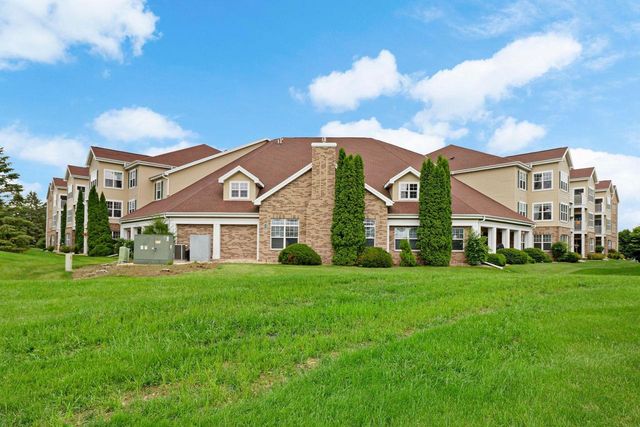 6828 Parkside Circle, Windsor, WI 53532