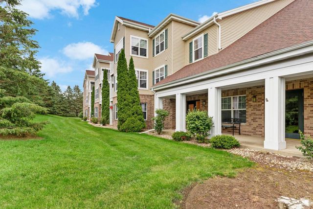6828 Parkside Circle, Windsor, WI 53532