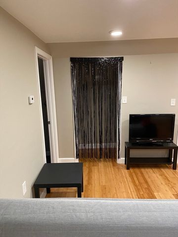 108 7th Street 2, Cambridge, MA 02141