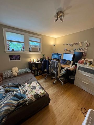 108 7th Street 2, Cambridge, MA 02141