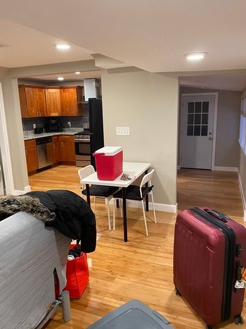 108 7th Street 2, Cambridge, MA 02141