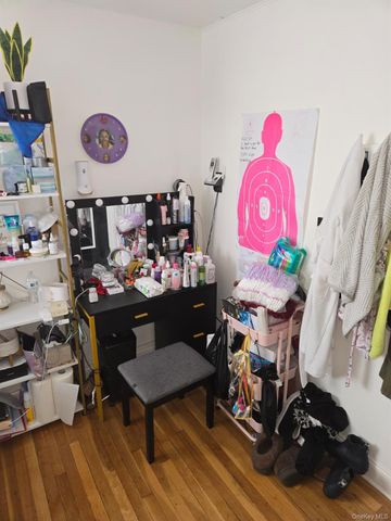 10 Bainbridge Avenue, Melville, NY 11747