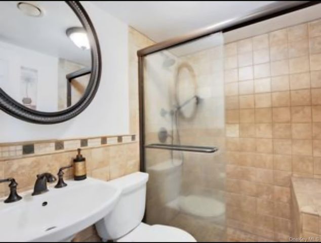 10 Bainbridge Avenue, Melville, NY 11747