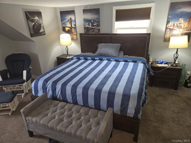 10 Bainbridge Avenue, Melville, NY 11747