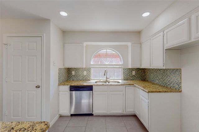 5425 Bryce Canyon Drive, Fort Worth, TX 76137